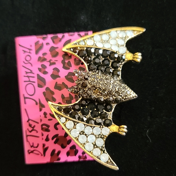 NWOT Crystal Bat Brooch by Betsey Johnson - Picture 2 of 5